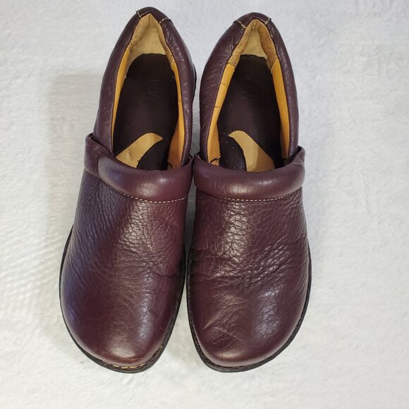 GNW Brown Leather Slip On Clog Wedge Shoes Women's Size 11 - Picture 2 of 12